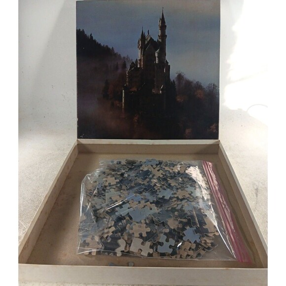 Castle in the Clouds 550 Piece Jigsaw Puzzle 18" x 24" by Hoyle - Picture 3 of 3